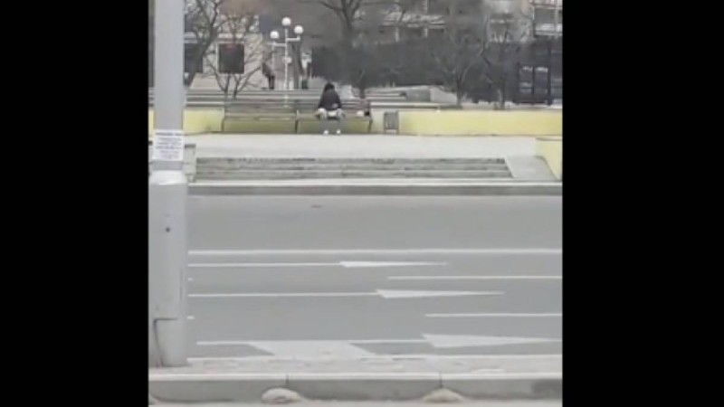 Ақтауда көшенің қақ ортасында жыныстық қатынасқа түскендерді полиция іздеп жатыр