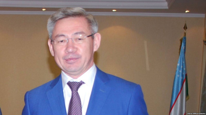 Назарбаев "қаржы жымқырды" деп күдікке ілінген елшіні қызметтен босатты