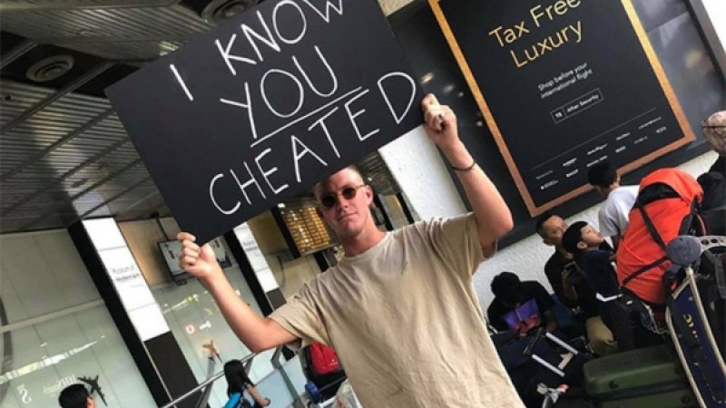 ​Қалыңдығын әуежайда қарсы алған жігіт Желі жұлдызына айналды