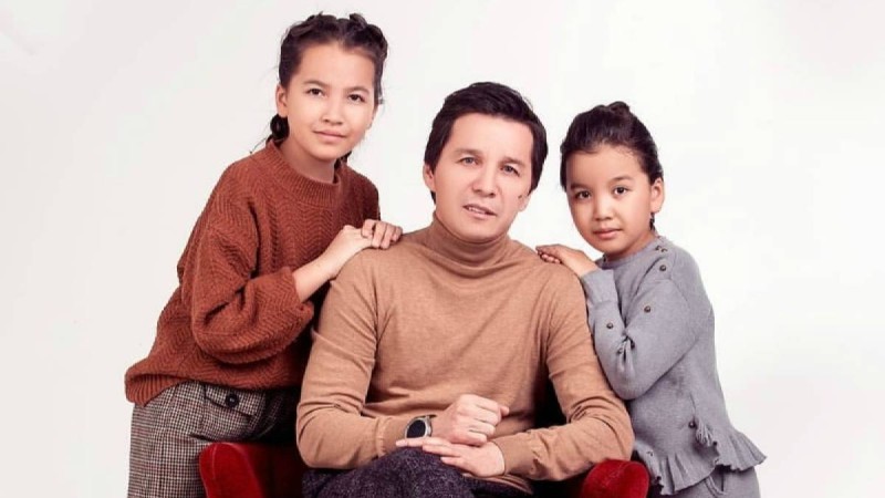 Кенжемді қыздарымның көзінше иіскеп, еркелете алмаймын: Абай Бегей балаларының ара-қатынасы жайлы - Қазақстан жаңалықтары