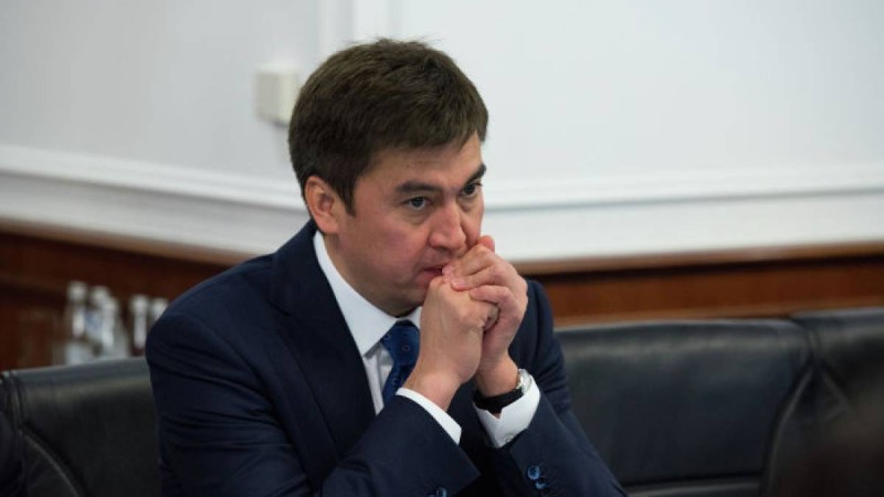 Лондонда жүрген Шымкент әкімі: Қазақстанды жақсы көремін