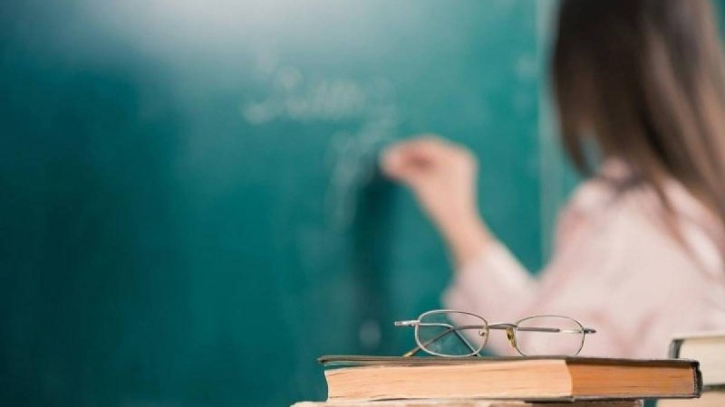 Мұғалімнің айлығы 300 мың теңге болуы керек - Білім