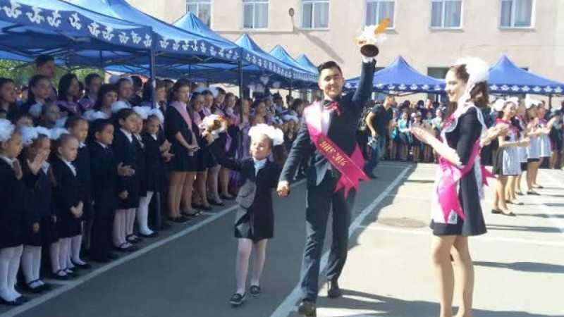 Жылда 15 мектебін жапсақ, орыс мектептерінен 100 жылда құтыламыз...