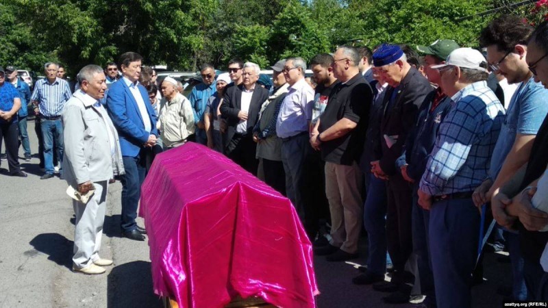 Алматыда журналист Розлана Таукинаны ақтық сапарға шығарып салды