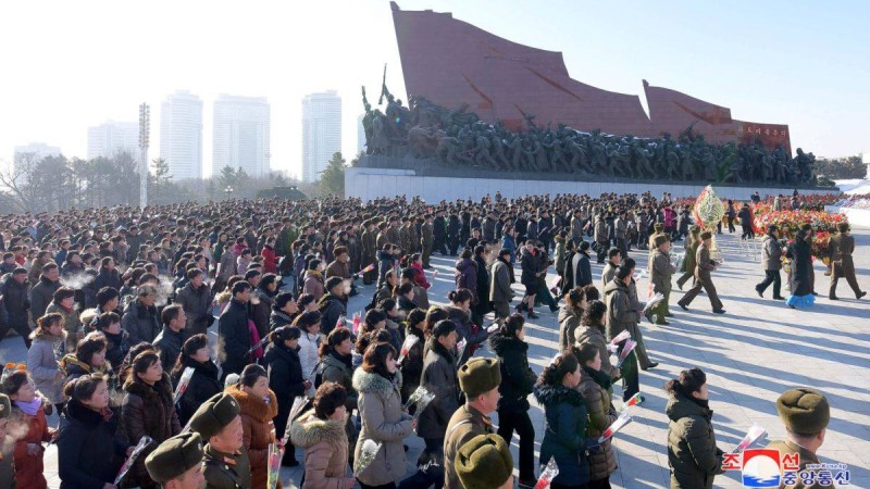 Солтүстік Корея азаматтары аман қалу үшін пара береді