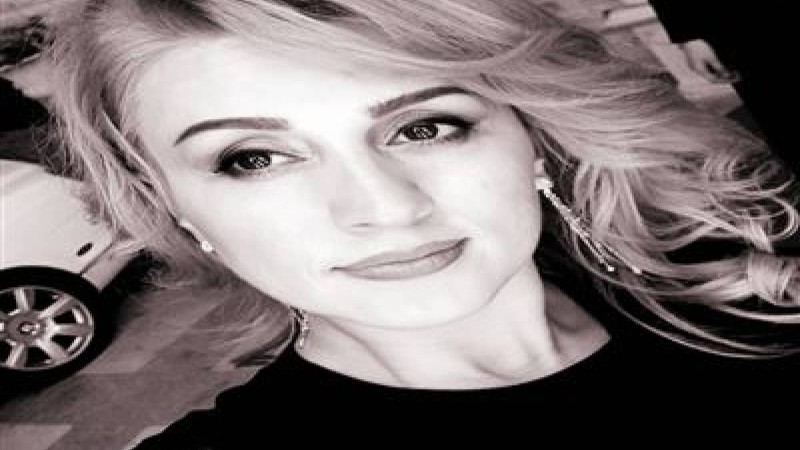 Танымал әншіні үйінің ауласында атып кеткен