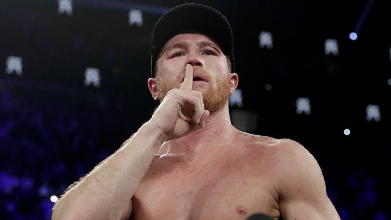 Канело Головкинмен үшінші жекпе-жектен неліктен бас тартқанын түсіндірді