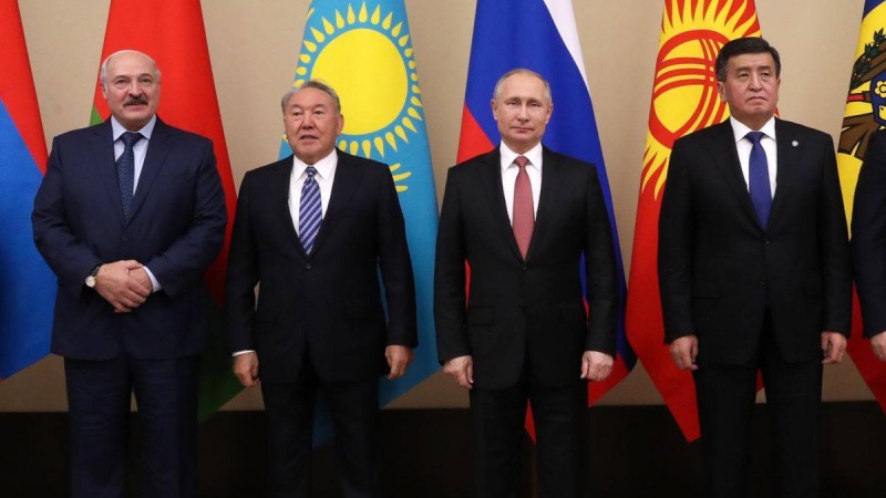 Жээнбеков, Лукашенко, Путин "Назарбаев орденімен" марапатталды