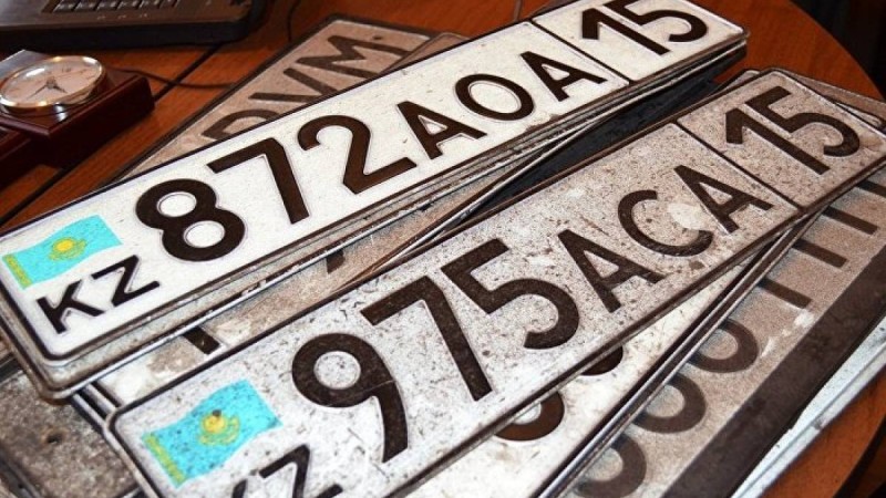 Жүргізушілер неге өзге елдің нөмірін Қазақстанда тіркегісі келмейтінін айтты