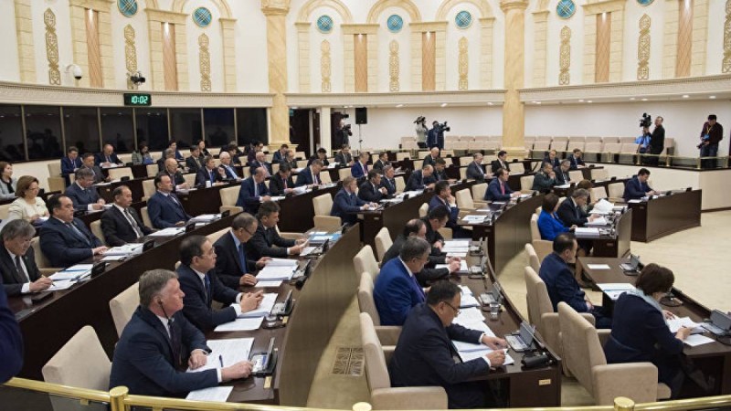 Назарбаеваның орынбасары сенат қателескенін мойындады