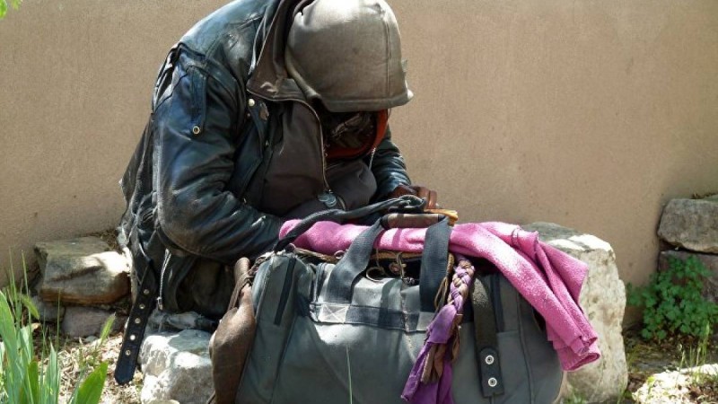 Бір күнде "бомжға" айналған Орал тұрғыны түрмеге түскісі келетінін айтты