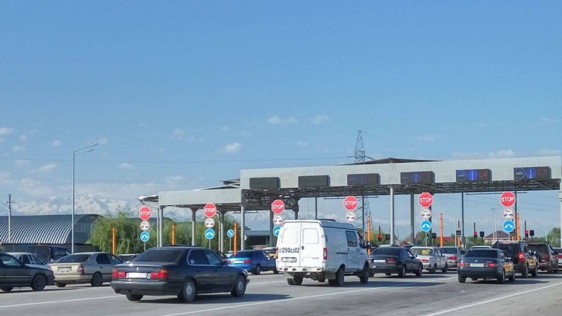 Істемейтін терминал мен кептеліс. Ақылы жолдың әлегі