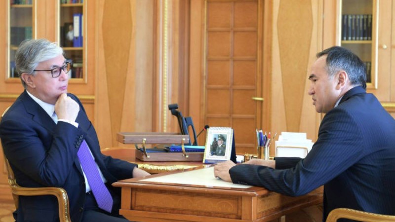 Қасым-Жомарт Тоқаев Жамбыл облысының әкімі Асқар Мырзахметовпен кездесті