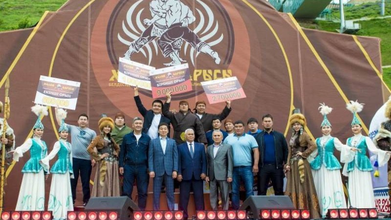Алматылық балуан белдесуден жеңімпаз атанып, 9 млн теңге ұтып алды