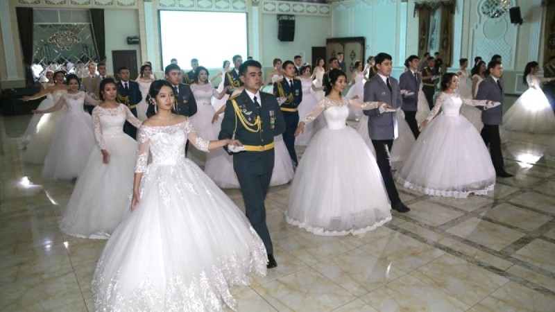 Офицер — әскер абыройы |