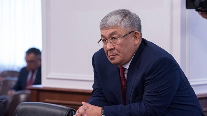 Көшербаев Абайдың 42-ші қара сөзін оқып, эстафетаны жас спортшыға жолдады – видео