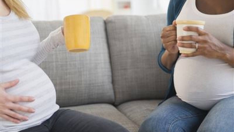 Кофе мен шайдың жүкті әйелдерге зиян екені анықталды