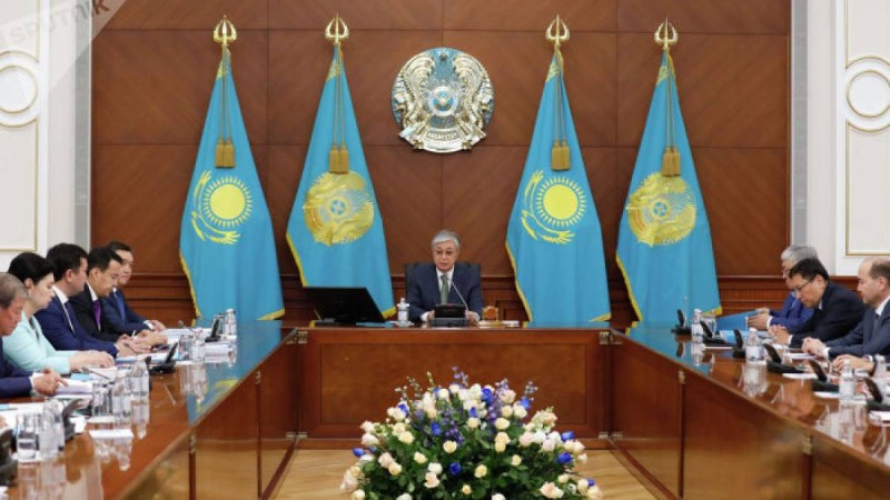 "Не жайлы айтып тұрсыз?" Президент министр Атамқұловтың сөзін бөліп жіберді