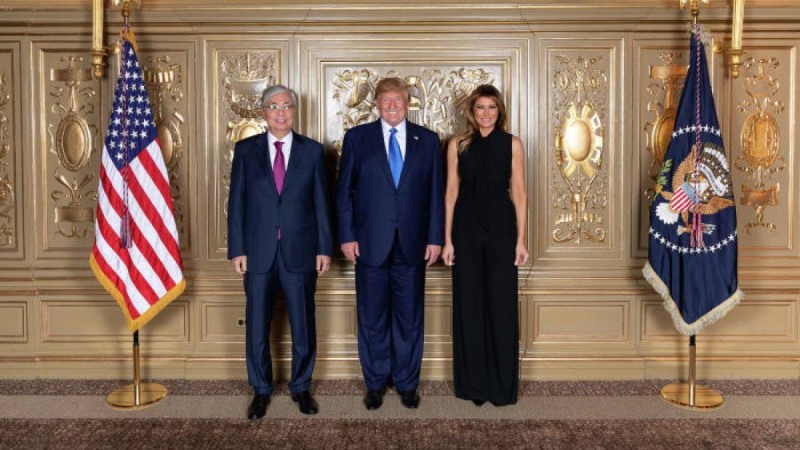 Тоқаев Трамппен кездесті: президенттер не жайында сөйлесті