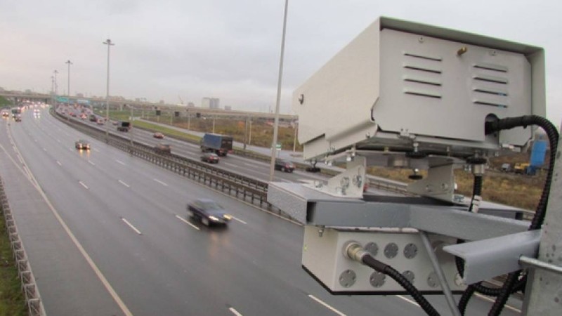 Ер адам әйелінің көзіне шөп салып жүргенін келген айппұл суретінен біліп қойған