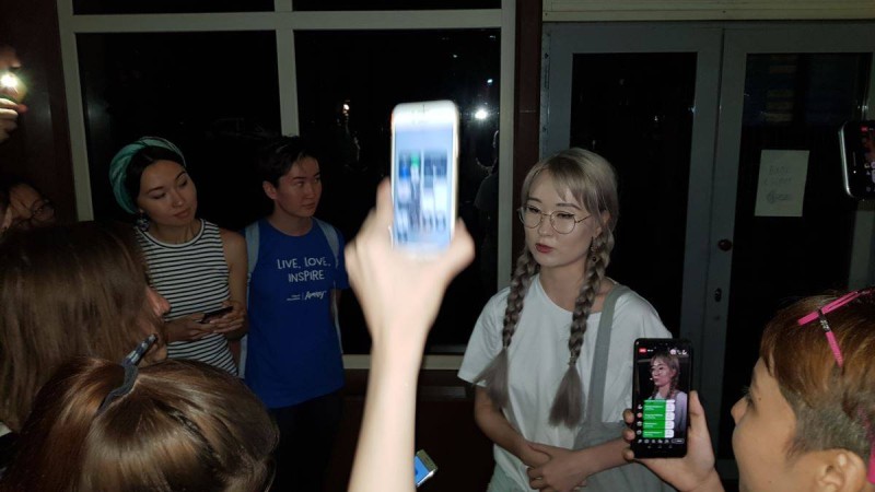 Полиция Арон Атабектің "Шаңырақ ісіне" орай акция өткізген қызын босатты