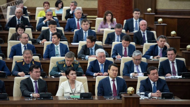 Тоқаев алғаш рет үкіметтің кеңейтілген отырысын өткізіп жатыр