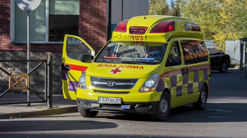 Оралда "жедел жәрдем" автокөлікпен соқтығысып, дәрігерлер зардап шекті