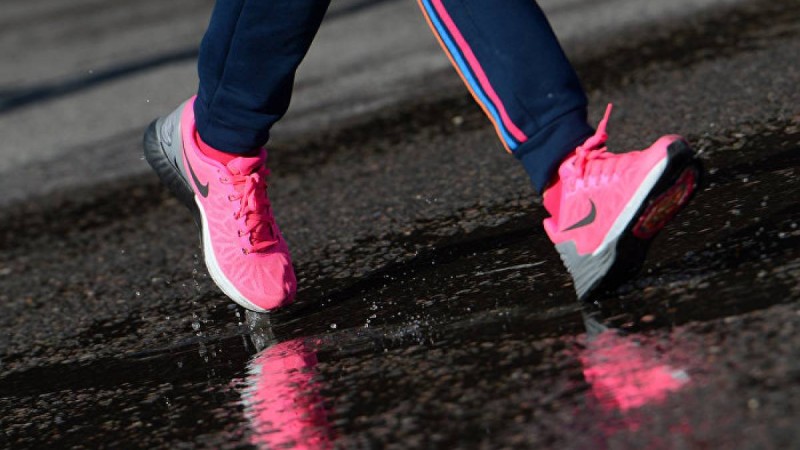 Жүгіруге шыққан қыз күтпеген жерден аяғынан айырылды