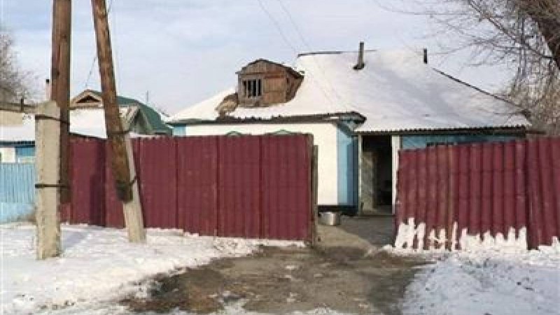 Қайырымды жандар қол-аяғы жоқ мүгедекке үй алып берді