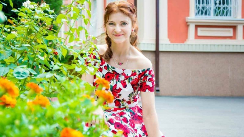 «Күйеуім қазақ болғанда...»: Орыс қызы қазақ тілін еркін меңгеріп алғанын айтып мақтанды
Орыс қызы: Қазақ тілін білу арқылы отандастарыма құрметімді көрсеткім келеді