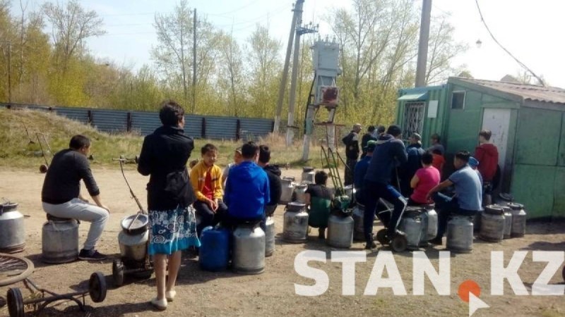 Нұр-Сұлтанның іргесіндегі ауыл тұрғындары болашақ президенттен су өткізіп беруін сұрайды - Қазақстан жаңалықтары