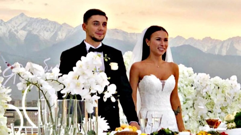 "Махаббаттары баянды болсын": Луина Алматының төрінде тойын дүркіретіп атап өтті (фото, видео)
Желі қолданушылары бақыт тіледі