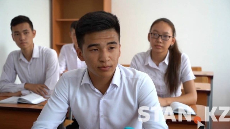 ҰБТ-да 140 балл жинаған жалғыз түлек үздік атанудың құпиясымен бөлісті