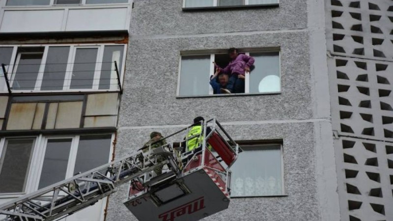 Петропавл тұрғыны үйді жарып жібермек болды: шұғыл операцияның видеосы