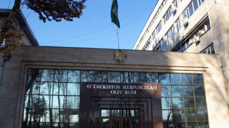 Өзбекстанның жоғарғы соты Азаттық тілшілерінің мүлкін кәмпескелеу туралы шешімнің күшін жойды