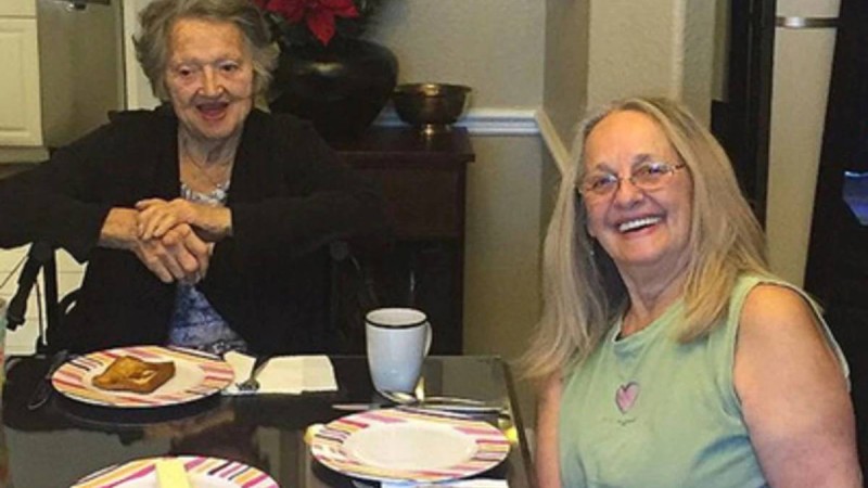 Анасы өлдіге санаған қызын 69 жылдан кейін кездестірді (фото) - новости Казахстана