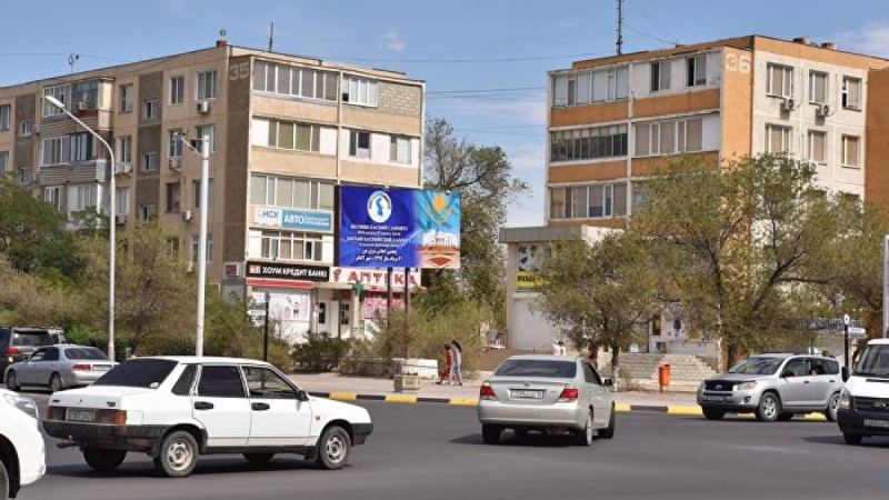 Ақтауда жол талғамайтын көлік жер астына түсіп кетті – жаға ұстатар видео