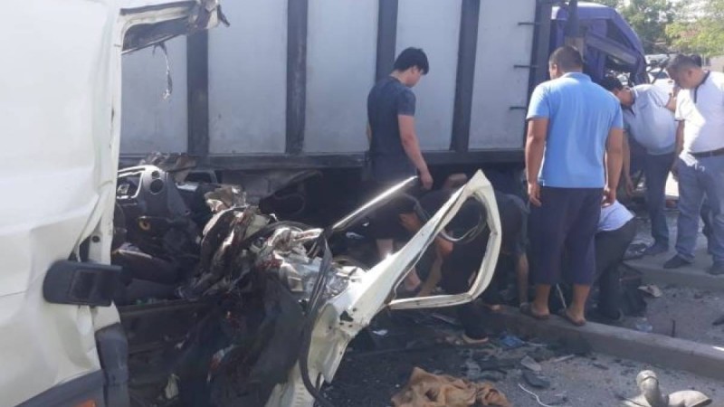 Алматыда қоқыс таситын көлік жүргізушісі жолаушының өліміне себепші болды