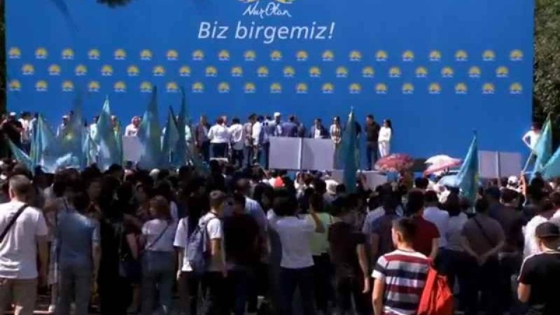 Екі мыңнан аса адам жиналды: Алматыда "Нұр Отан" партиясы митинг өткізуде (видео)
Митинг арандатуларға қарсы мақсатта ұйымдастырылған