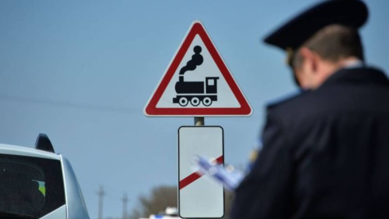 елордада автобус тепловозбен соқтығысты – видео