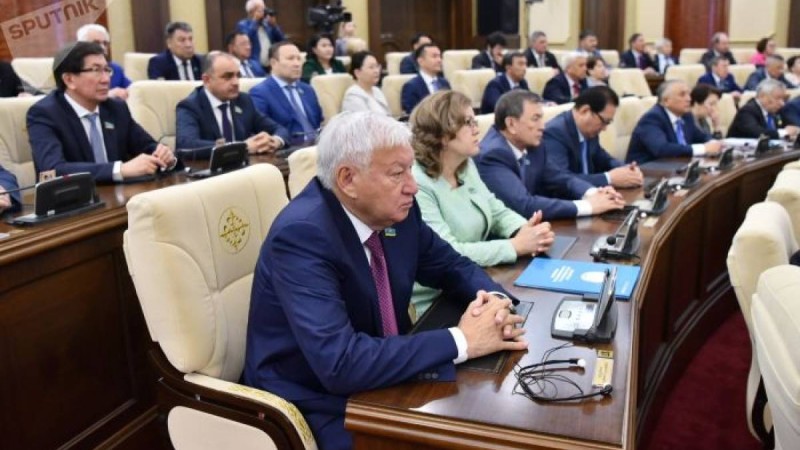 Депутаттар каникулға шықты, бірақ жұмысын жалғастырады