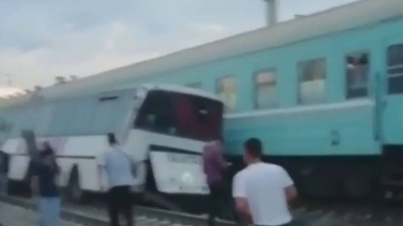 Шымалғандағы ірі жол-көлік оқиғасы: Зардап шеккен әйел мен балалар жансақтау бөлімінде жатыр
Алматы полиция департаментінде көз жұмған автобус жүргізушісі туралы айтып берді