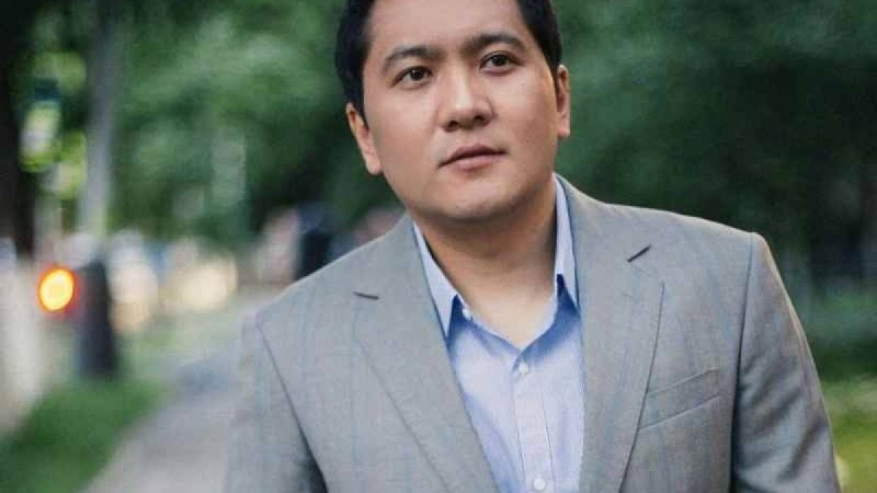 Асхат Садырбай: Елорда күнін тойлауға қарсымын
Тележүргізуші: Қазір халыққа концерт емес, хал-ахуалды жақсарту маңызды