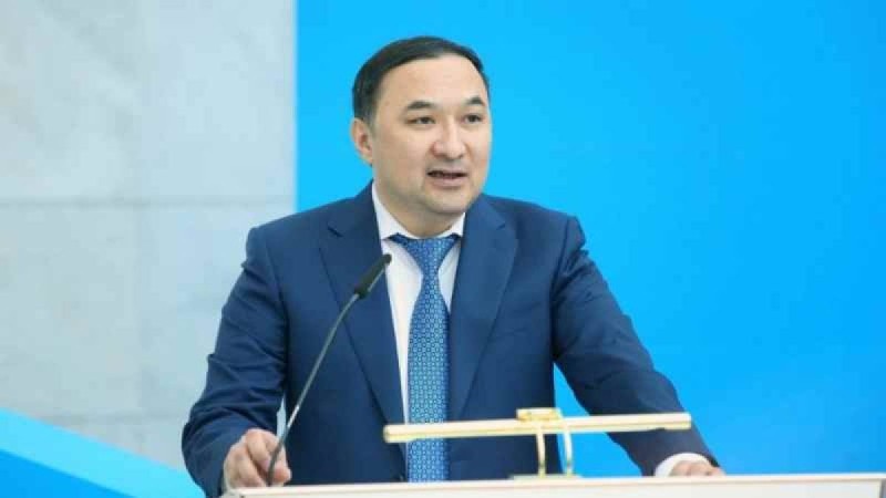 Тоқаев Ержан Бабақұмаровты қызметінен босатты
Ол президенттің кеңесшісі - ПӘ талдау және болжамдау орталығының меңгерушісі болған