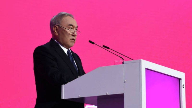 Назарбаев президенттік өкілеттігін неге тоқтатқанын түсіндірді