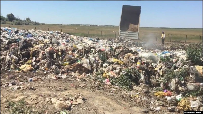 Алматы іргесінде қоқыс полигоны өртеніп жатыр