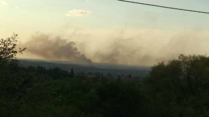 «Сонша не өртенген?»: Алматылықтар қаладағы қолқаны қабатын күйіктің иісіне шағымдануда