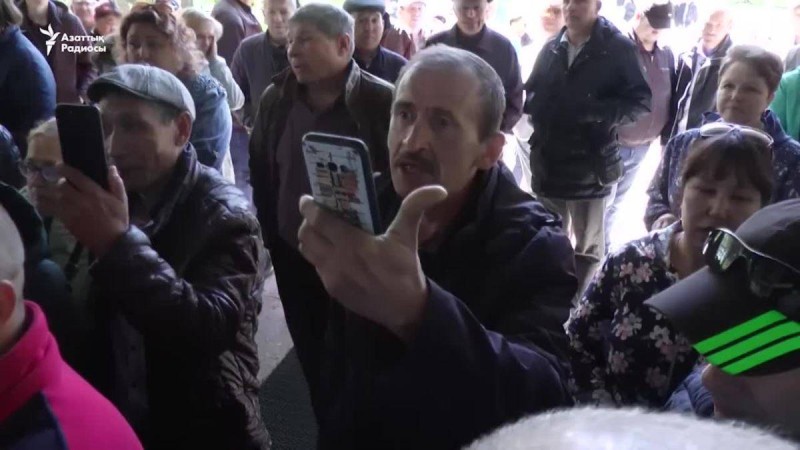 "Жалақы алмаған" жүздеген жұмысшы наразылық білдірді