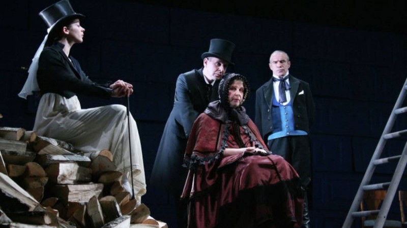 "Современник" театры Нұр-Сұлтанда: Тасмағамбетов қандай сыйлық жасады?