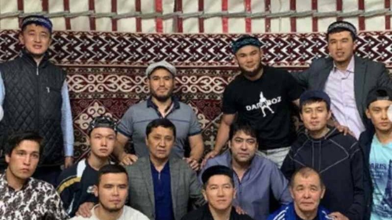 "Қуанғаннан жыладым": Өнер адамдары көпбалалы отбасыға үй сыйлап, 500 адамға ауызашар берді (видео)
                                Бір отбасы тегін пәтерден бас тартқан